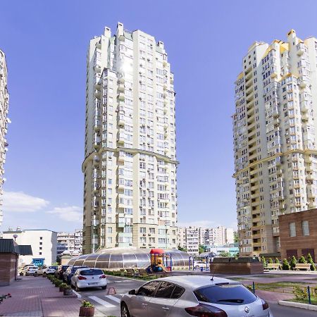 Navit Apartments With Breakfast, Near The Railway Station, The City Center, The Park Kiev Eksteriør billede