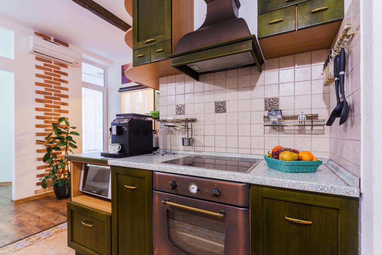 Navit Apartments With Breakfast, Near The Railway Station, The City Center, The Park Kiev Eksteriør billede